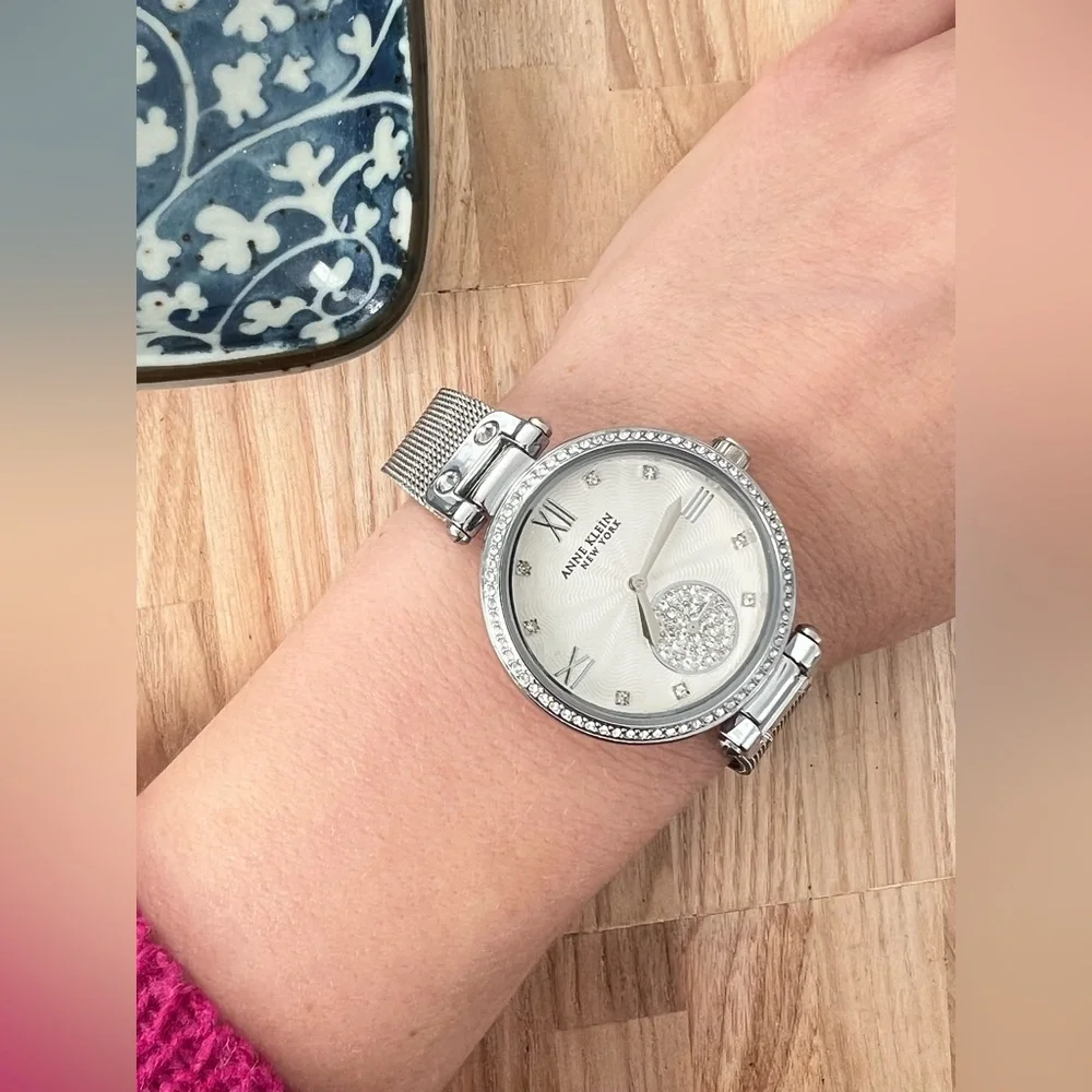 Anne klein New York ladies silver tone stainless steel Watch NEW BATTERY